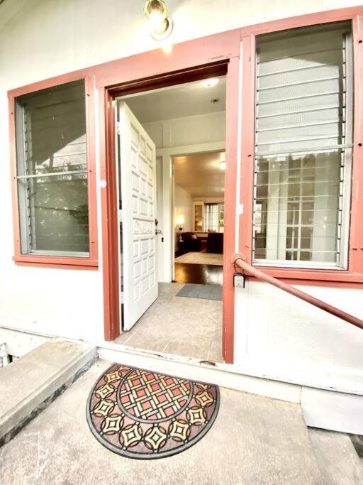 Your Hilo Homebase - Lovely 3 Bedroom In Heart Of Hilo With Ac! Экстерьер фото